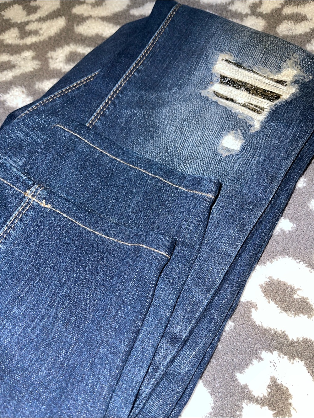 THE SKINNY by: White House Black Market Size 6